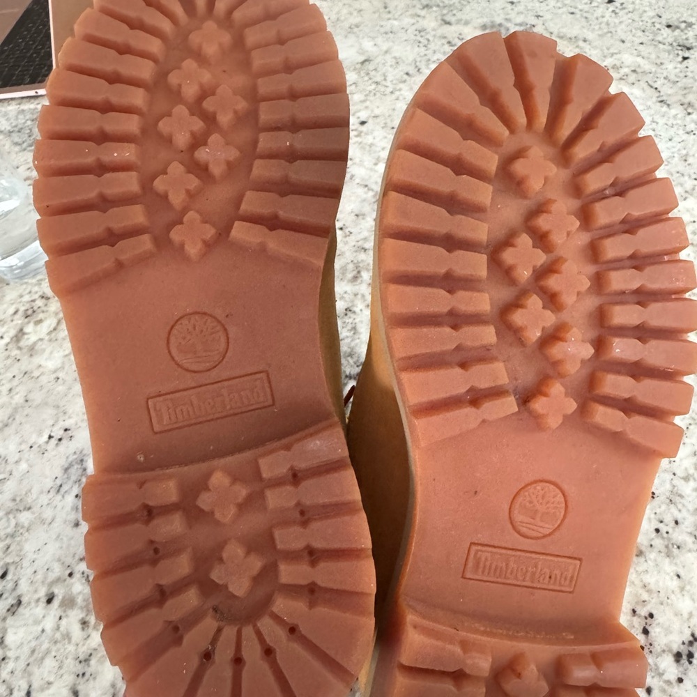 Timberland Classic Wheat Boots - Picture 4 of 4